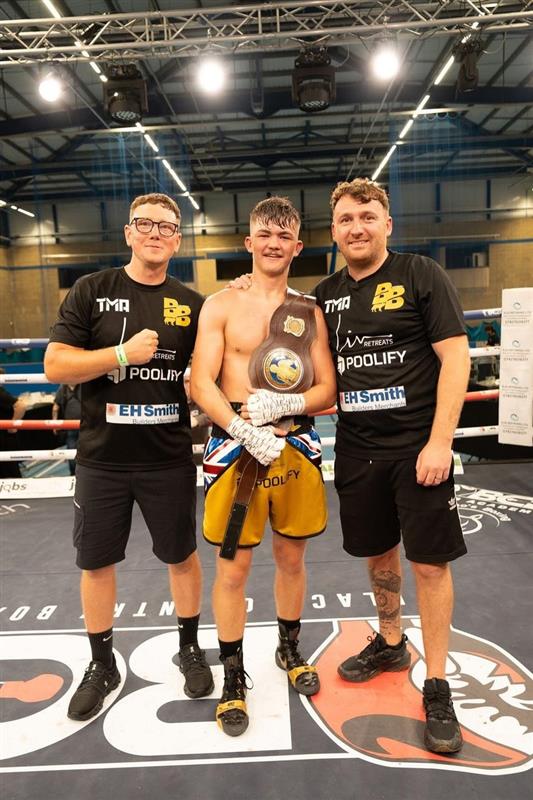 Brandon Bethell wins the professional boxing midlands title